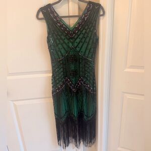 Vintage-Inspired Beaded Green Flapper Dress with Fringe